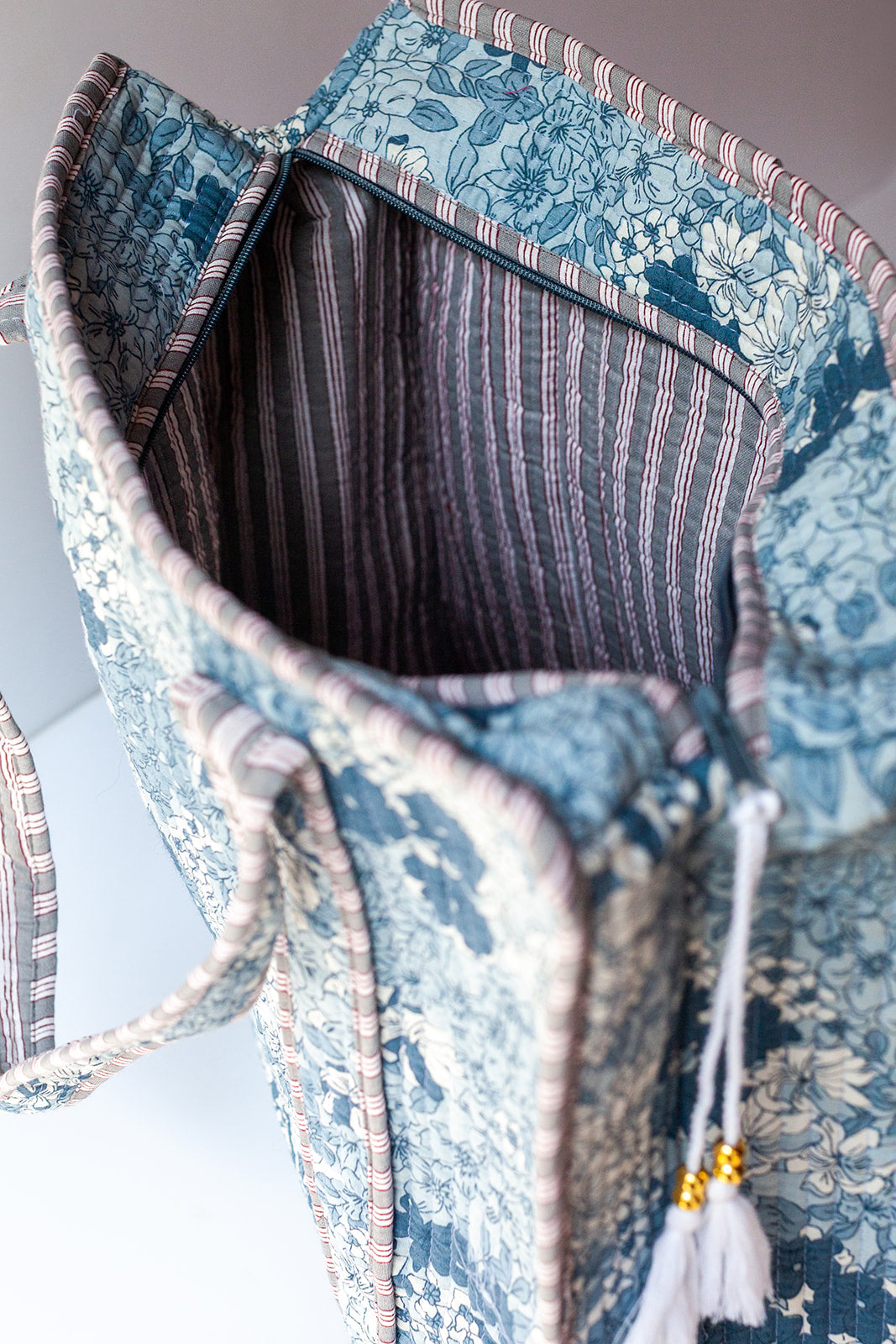 Zipper Tote Naya