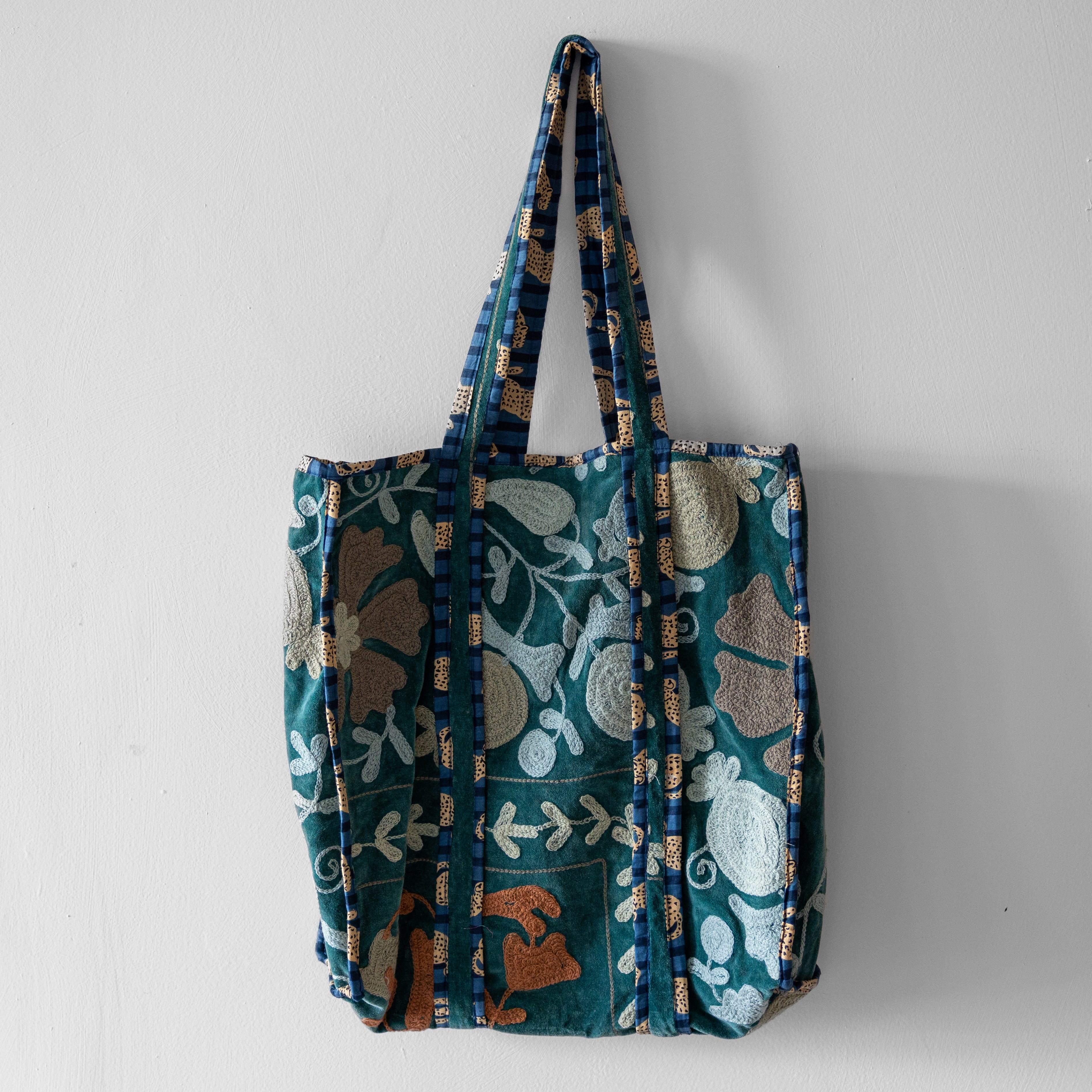 Tote Velvet Bordada Asim