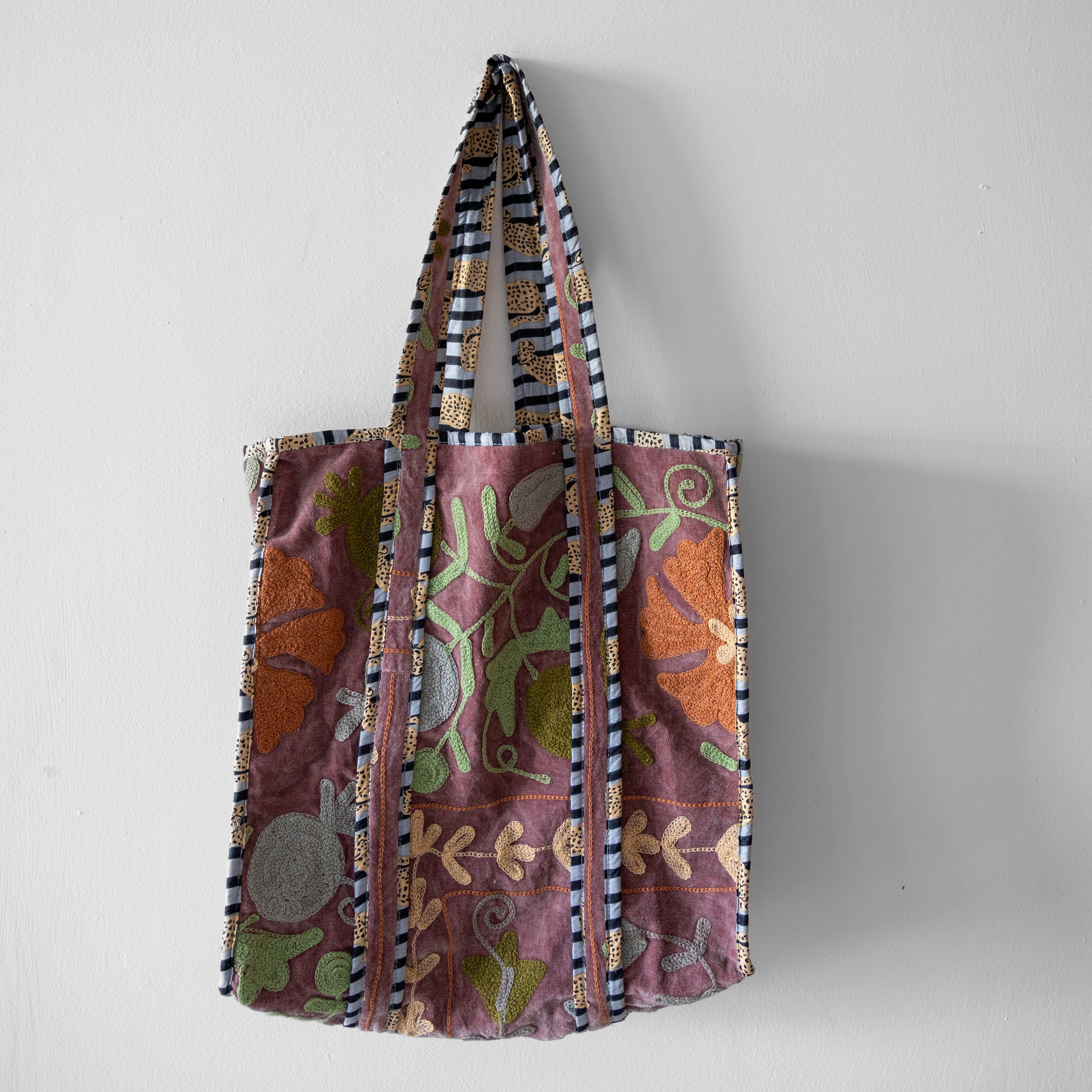 Tote Velvet Bordada Ovi