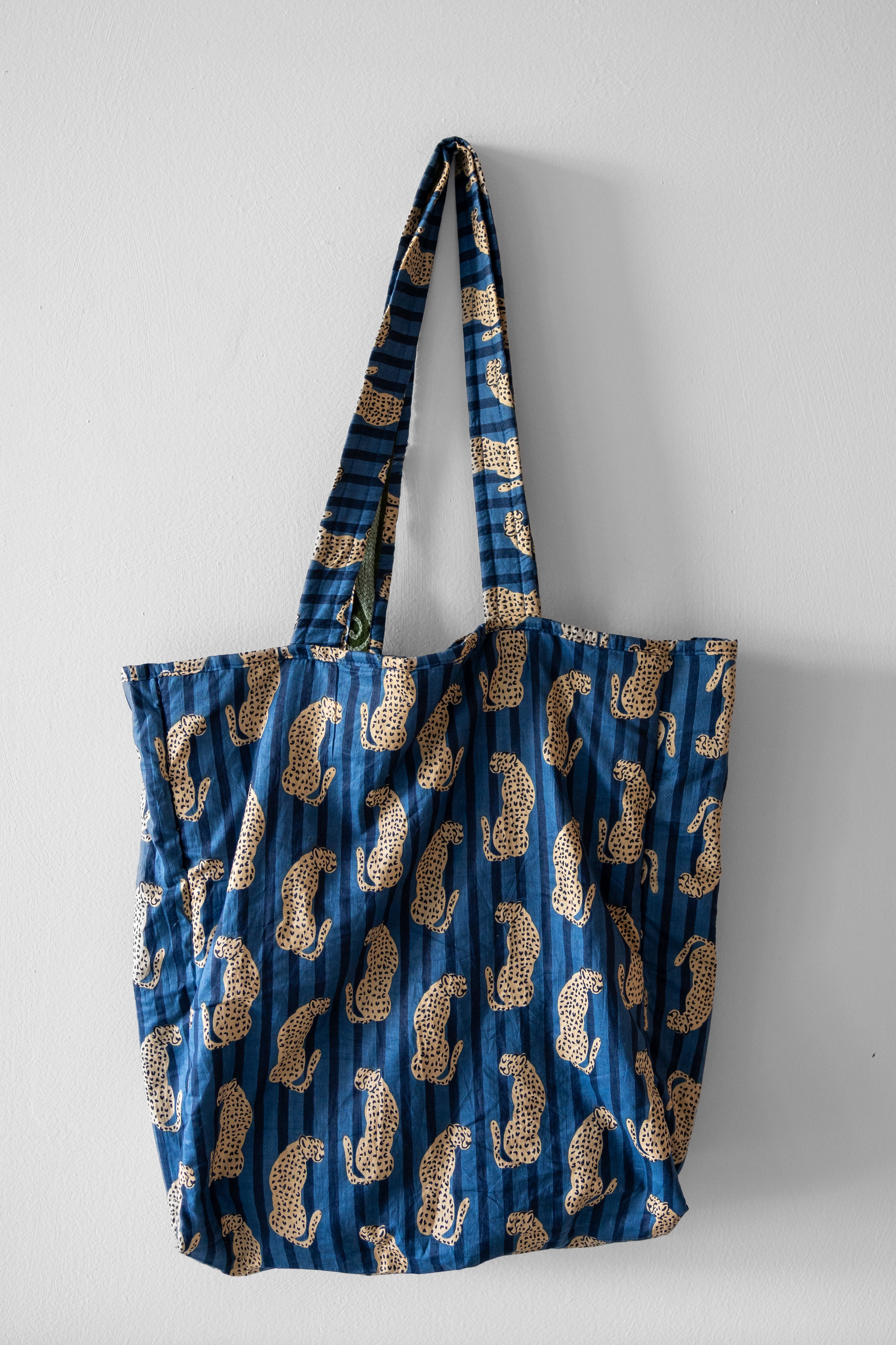 Tote Velvet Bordada Vasu