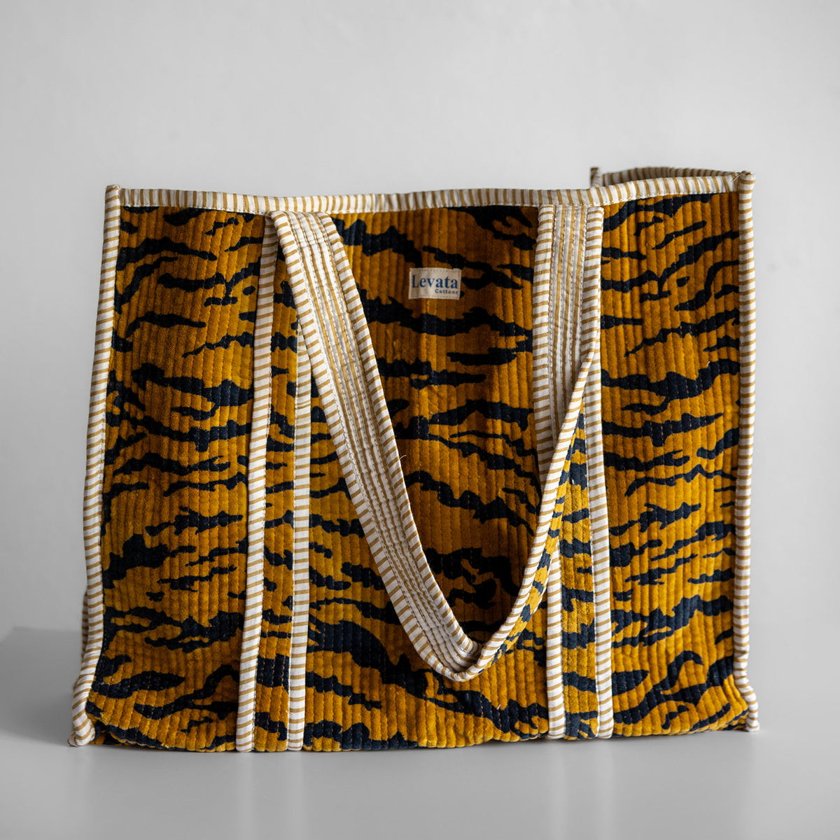 Tote Velvet Aakesh