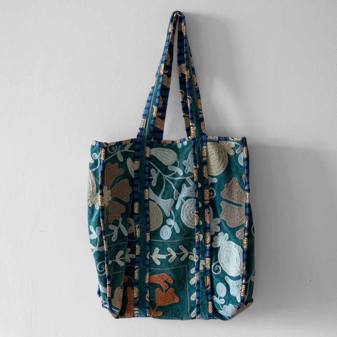 Tote Velvet Bordada Asim