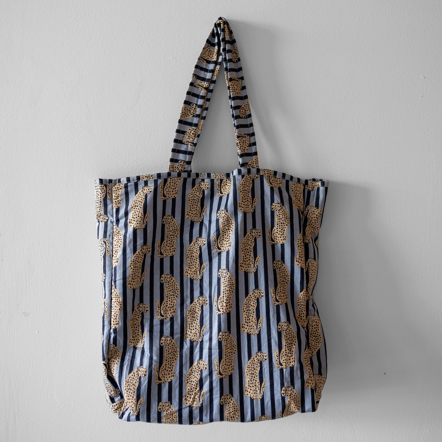 Tote Velvet Bordada Hira