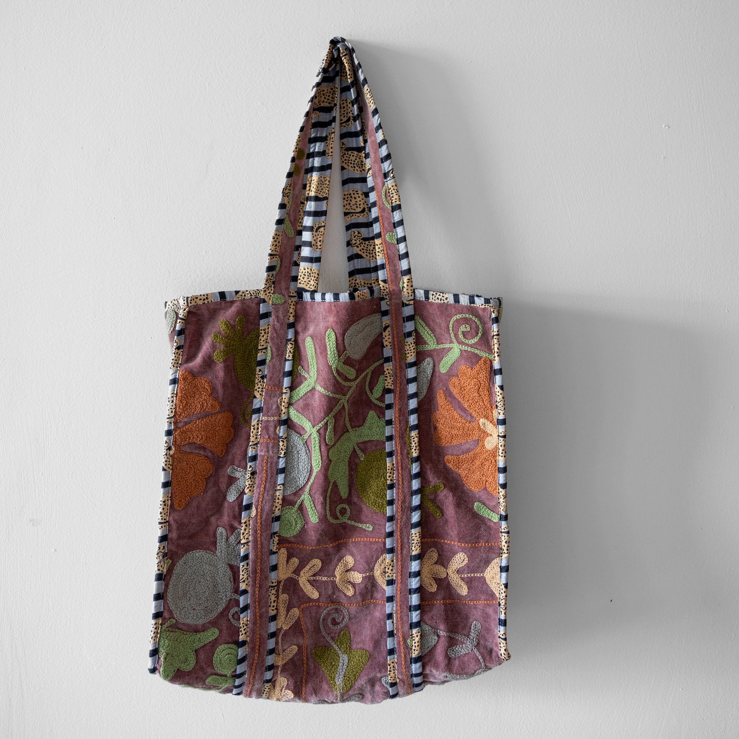 Tote Velvet Bordada Ovi