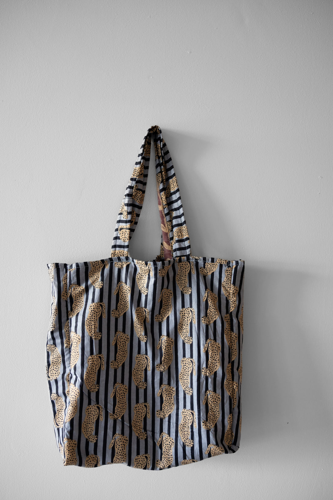 Tote Velvet Bordada Ovi