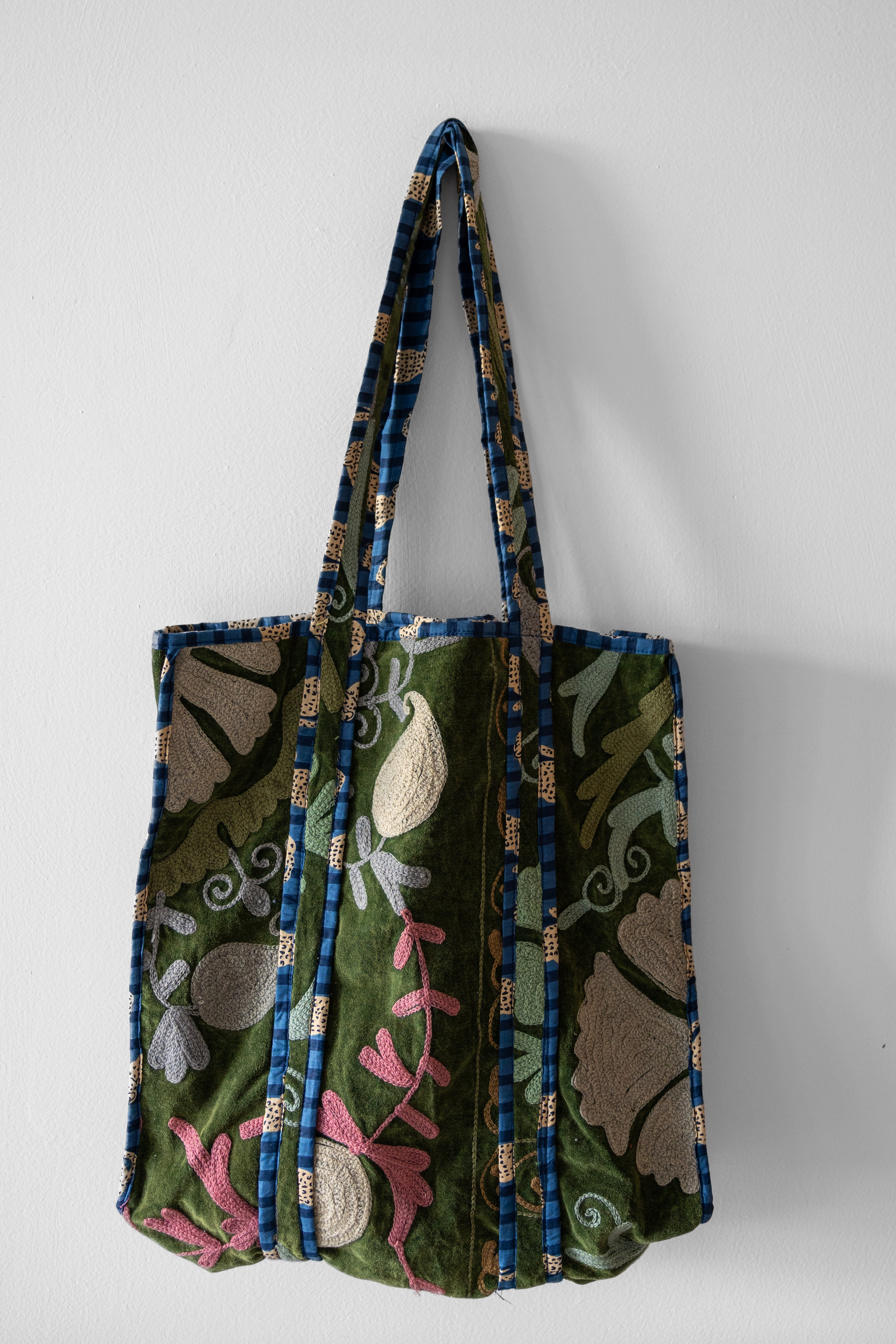 Tote Velvet Bordada Vasu