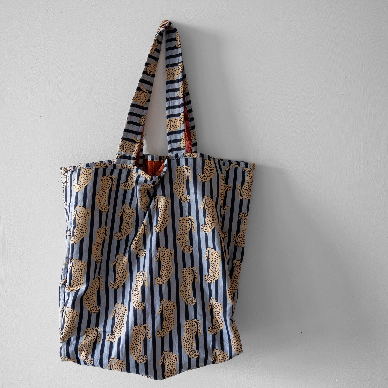 Tote Velvet Bordada Yug