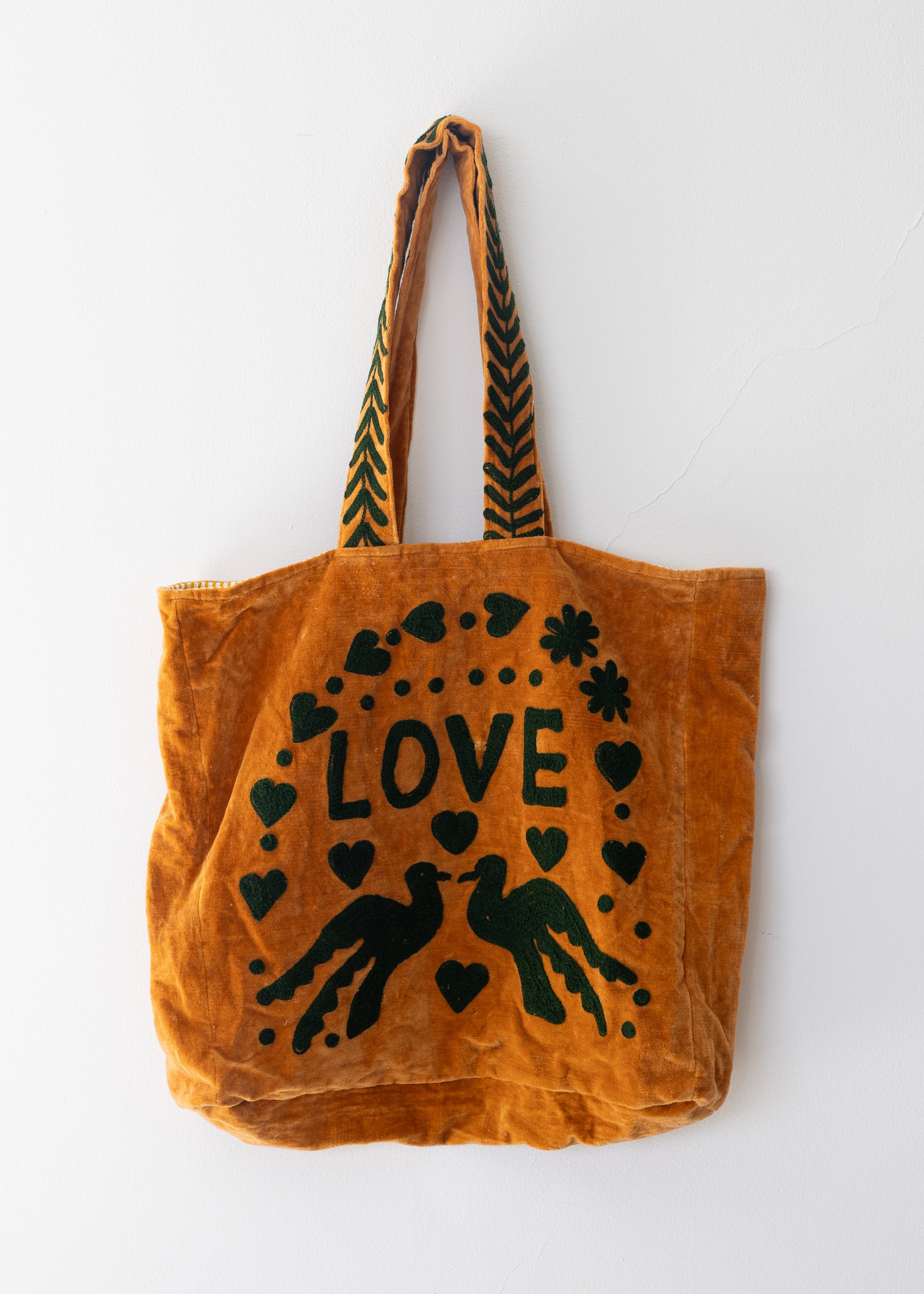 Tote Velvet Bordada Haldi